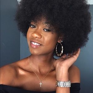 Meet your Posher, Ebony